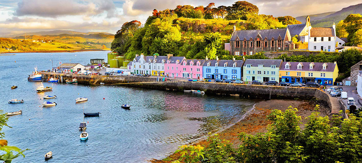 Contact BW'S Taxi and book your Portree taxi service now also offering tours of the Isle of Skye