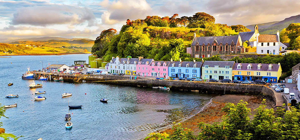 Contact BW'S Taxi and book your Portree taxi service now also offering tours of the Isle of Skye